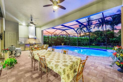 616 Somerset Ct, Marco Island FL  34145-2450 exterior