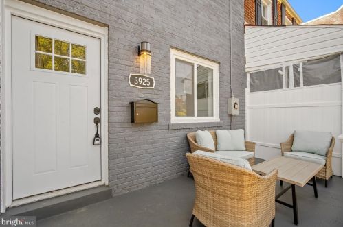 3925 R St, Washington, DC 20020-1060