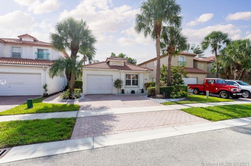 1663 158th Ter, Hollywood, FL 33027-2339