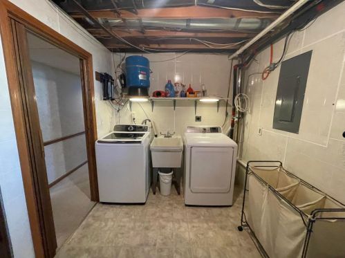 1450 15th St, Willmar MN  56201-2071 exterior