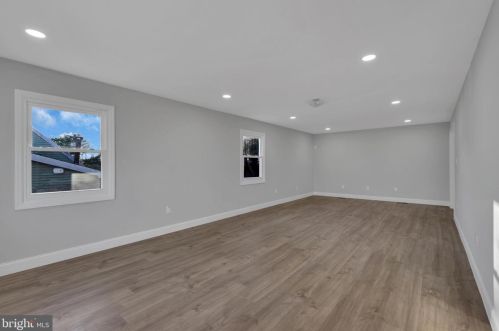 83 Hamilton Ln, Willingboro NJ  08046-1704 exterior