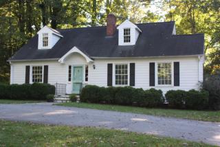 2410 Greenbrier Rd, Winston Salem, NC 27104-2108