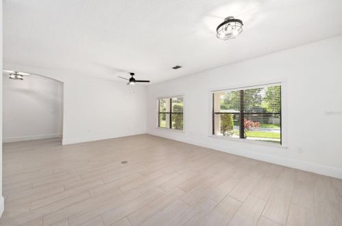 552 Lake Ave, Altamonte Springs FL  32701-3639 exterior