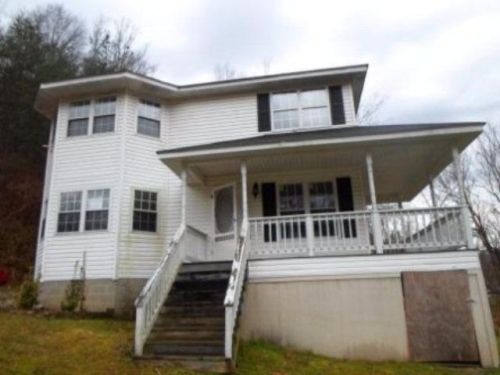 40 Henry Goble Rd, Job, KY 41224-7001