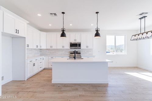 20125 Roy Rogers Rd, Wittmann, AZ 85361-9853