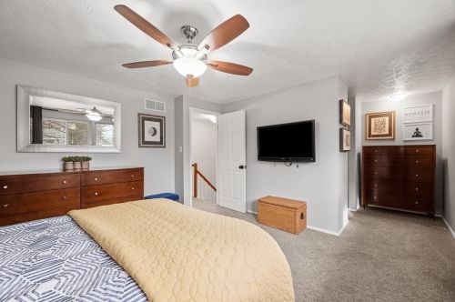 2507 Hunting Ridge Trl, Bridgeville PA  15017-1611 exterior