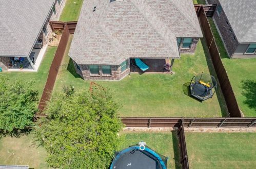 2512 Flowing Springs Dr, Fort Worth, TX 76177-2147