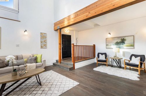 3026 Adeline St, Oakland CA 94608-4412 exterior