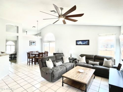 1880 Oakland St, Chandler, AZ 85225-8213