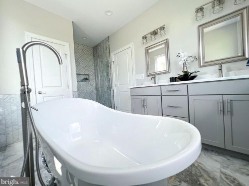 1010 15th St, Washington DC  20003-3213 exterior