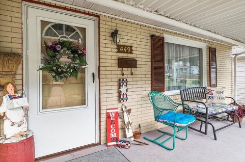 449 Greenridge Rd, New Kensington, PA 15068-5810