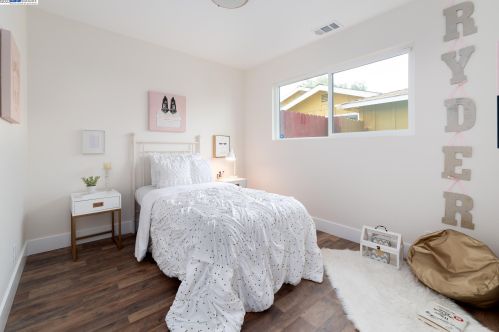 688 School St, West Pittsburg CA  94565-3940 exterior