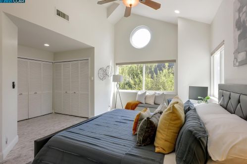 4330 Fairlands Dr, Pleasanton CA  94588-3428 exterior