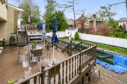 670 Secor Rd, Hartsdale NY  10530-1360 exterior