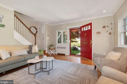 5245 43rd St, Washington, DC 20015-2005