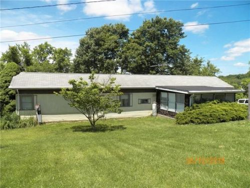 120 Lukovich Dr, Jeannette, PA 15644-3810