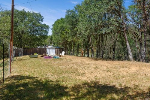 675 Starr Dust Ct, Lakeport CA  95453-6976 exterior