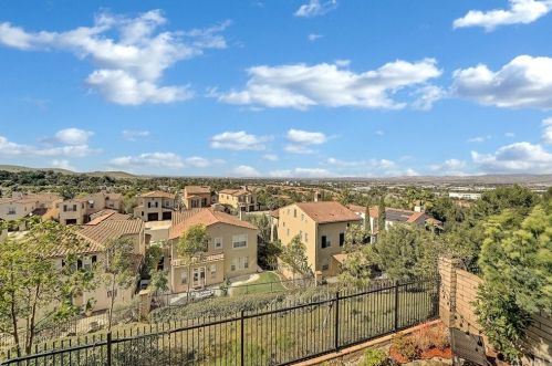 103 Weathervane, Irvine CA 92603-4226 exterior