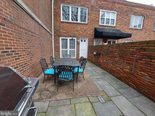 1028 Wisconsin Ave, Washington DC  20007-3709 exterior