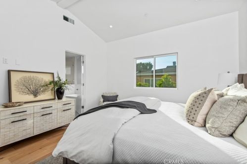 1423 15th St, Manhattan Beach CA  90266-4070 exterior