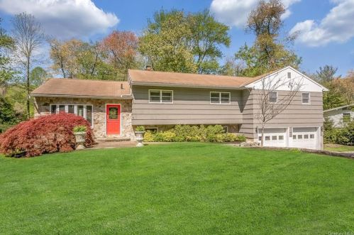 1185 Bedford Rd, Pleasantville, NY 10570-3910