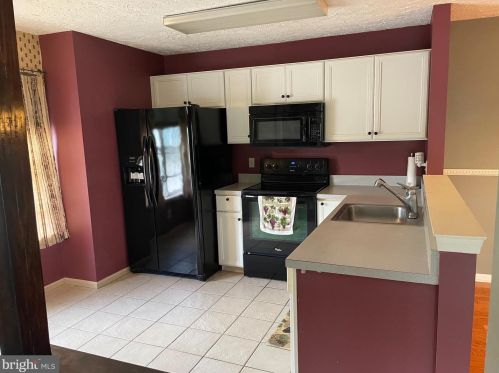4802 Vesper Cir, Palmyra, NJ 08065-2142