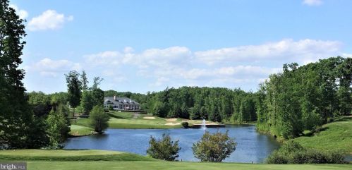 8373 Pedigrue Ct, Gainesville VA  20155-3240 exterior