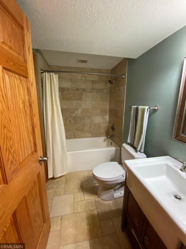 120 Meadow Dr, Hudson WI  54016-1100 exterior
