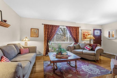 338 Crestway Rd, Englewood OH  45315-9702 exterior