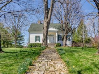 2235 Knob Creek Rd, Columbia, TN 38401-1426