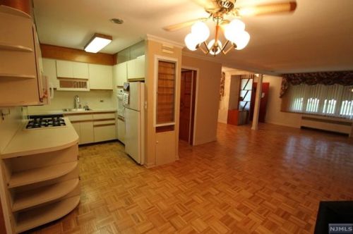 434 Harristown Rd, Ridgewood NJ  07452-2836 exterior