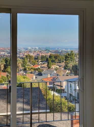 2146 Toscanini Dr, Rancho Palos Verdes CA  90275-1420 exterior