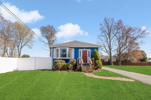 184 Grove Ave, Warwick RI  02889-5404 exterior