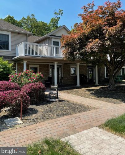 102 High Pointe Dr, Hummelstown PA  17036-8104 exterior