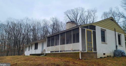 735 Towamencin Ave, Lansdale, PA 19446-5203