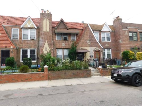 123-36 Irwin Pl, Jamaica, NY 11434-1909
