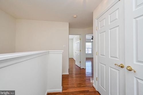 2617 Logan Wood Dr, Herndon VA 20171-4367 exterior