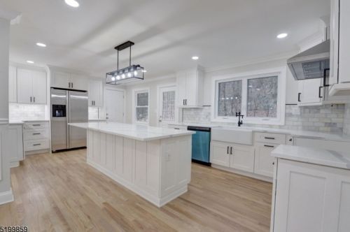 462 Laurel Ln, Kinnelon NJ  07405-3122 exterior