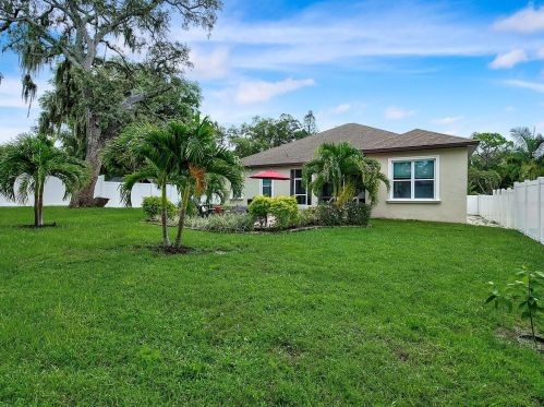 11171 53rd Ave, Saint Petersburg FL  33708-2936 exterior