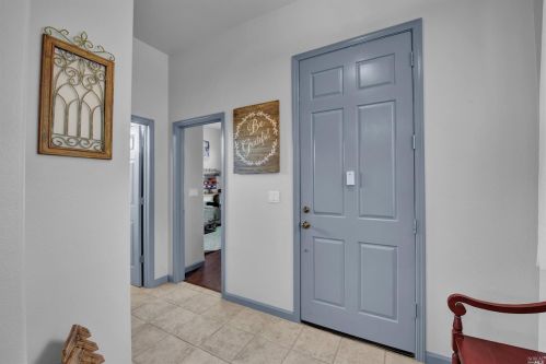 131 Feather Riv Cir, Vacaville CA 95688-8749 exterior