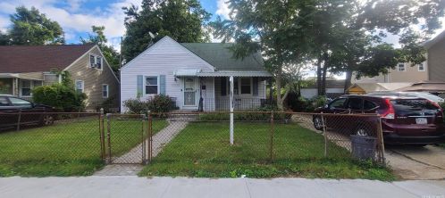 108 Westfield Ave, Roosevelt, NY 11575-2161