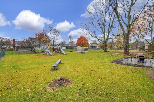 1055 Champagne Dr, Marion OH  43302-6626 exterior