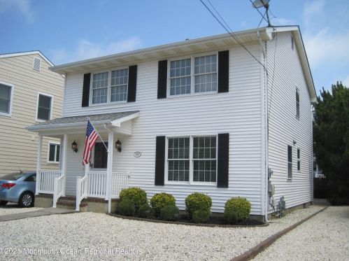 44 4th Ave, Lavallette, NJ 08735-3428