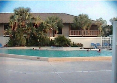 403 Brackenwood Ln, West Palm Beach, FL 33418-9043