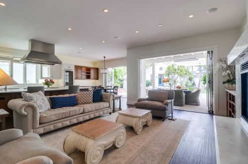 1027 Flora Ave, San Diego, CA 92118-2827