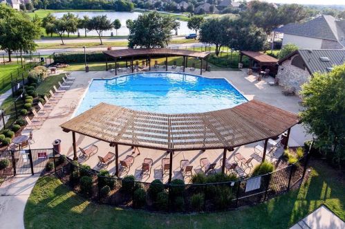4217 Tiffany Dr, Lewisville TX  75022-0951 exterior
