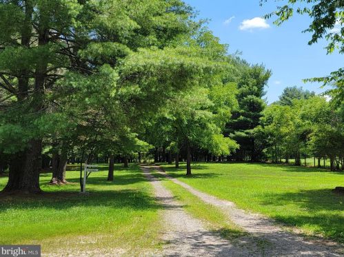 13501 Highland Farms Ct, Nokesville VA  20181-2811 exterior