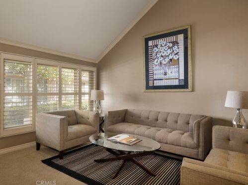 3368 Elm Ave, Long Beach, CA 90807-4436