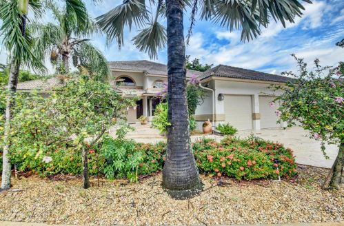 42 Northwoods Ln, Boynton Beach FL  33436-7405 exterior