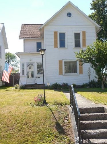 216 Washington St, Sugar Grove Lake, OH 44833-2035